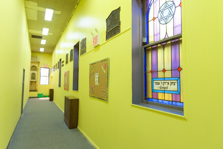 More Photos Of 6664 Grand Ave, Maspeth Schools For Lease