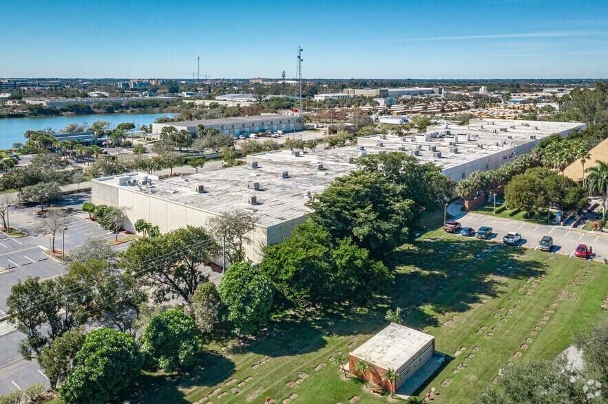 More Photos Of 2525 Davie Rd, Davie Warehouse For Lease