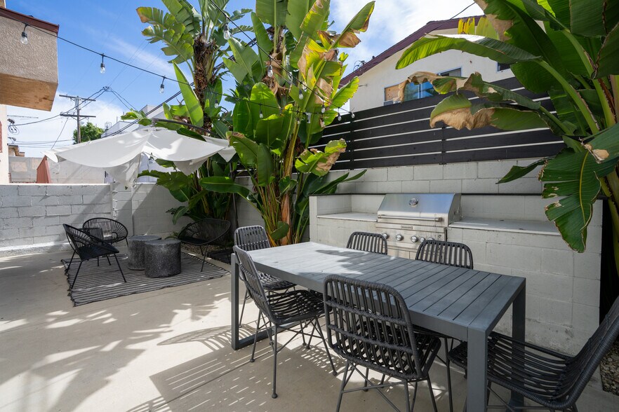 More Photos Of 4938 Rosewood Ave, Los Angeles Apartments For Sale