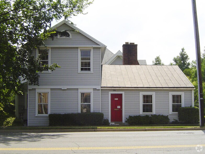 More Photos Of 306 N Washington St, Falls Church Office For Lease