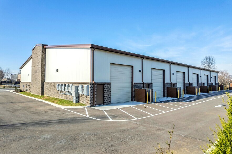 More Photos Of 1925 Business Campus Dr, Murfreesboro Service For Lease