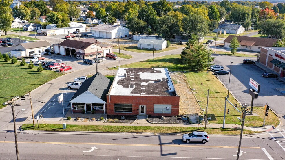 More Photos Of 609 S State St, Jerseyville General Retail For Sale