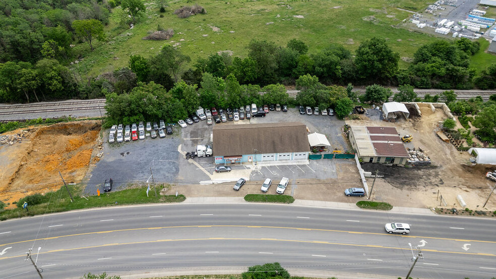 Primary Photo Of 1090 Virginia Ave, Harrisonburg Light Distribution For Lease