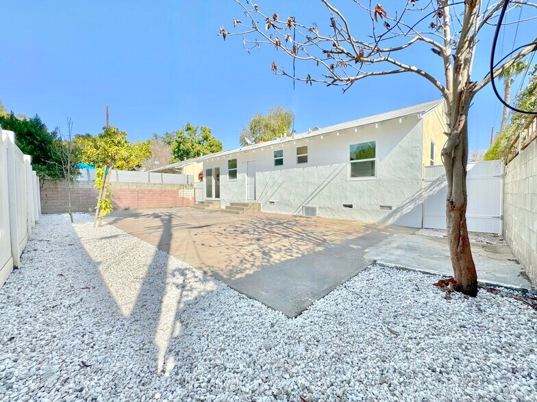 More Photos Of 6537-6543 Woodley Ave, Van Nuys Apartments For Sale