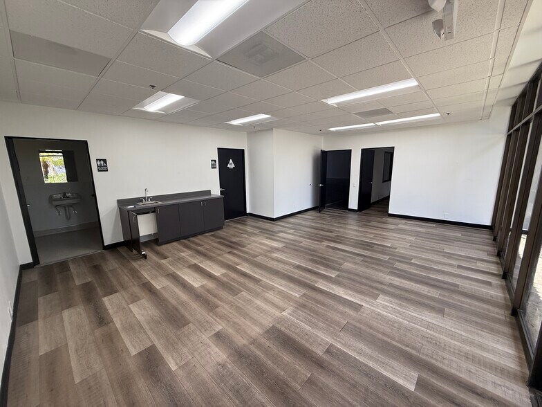 More Photos Of 1700-1800 W Walnut Pky, Compton Warehouse For Lease