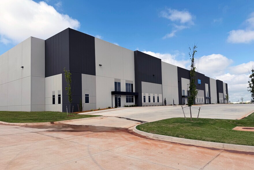 More Photos Of 2200 E I-240 Service Rd, Oklahoma City Unknown For Lease