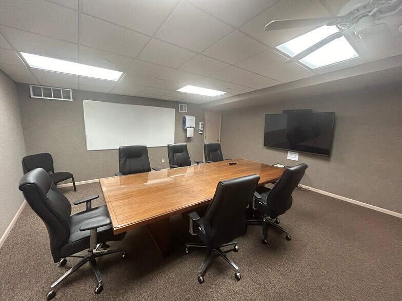 More Photos Of 705 Maple St, Bristol Manufacturing For Sale