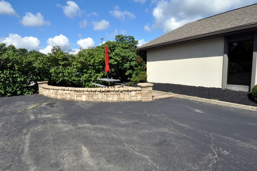 More Photos Of 16 W Wenger Rd, Englewood Medical For Lease