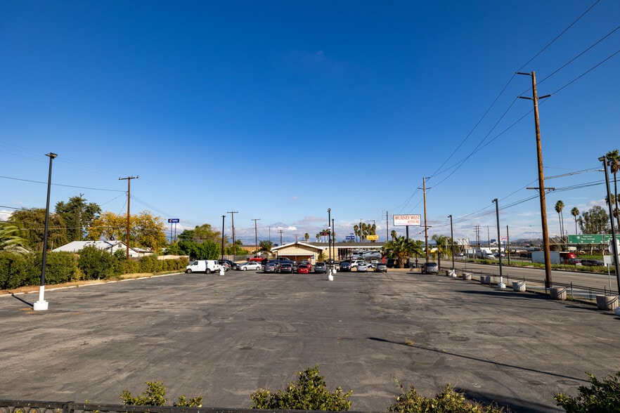 More Photos Of 847 E Valley Blvd, Colton Auto Dealership For Sale