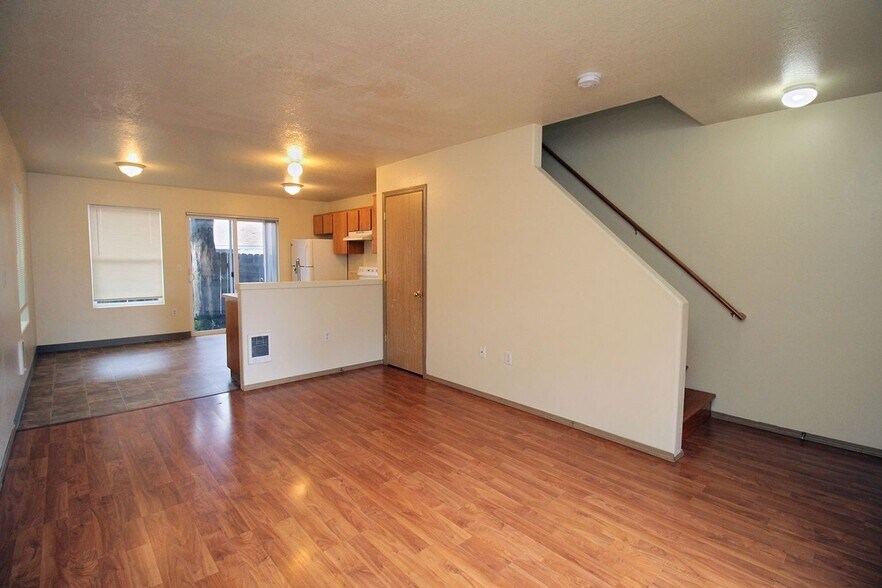 More Photos Of 3548 SE 119th St, Portland Apartments For Sale
