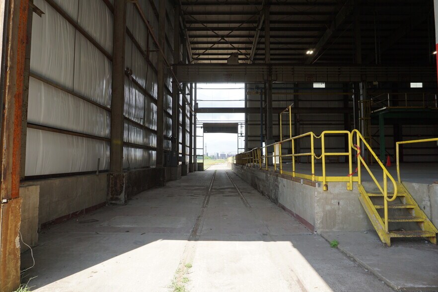 More Photos Of 2870 River Rd, Hawesville Warehouse For Lease