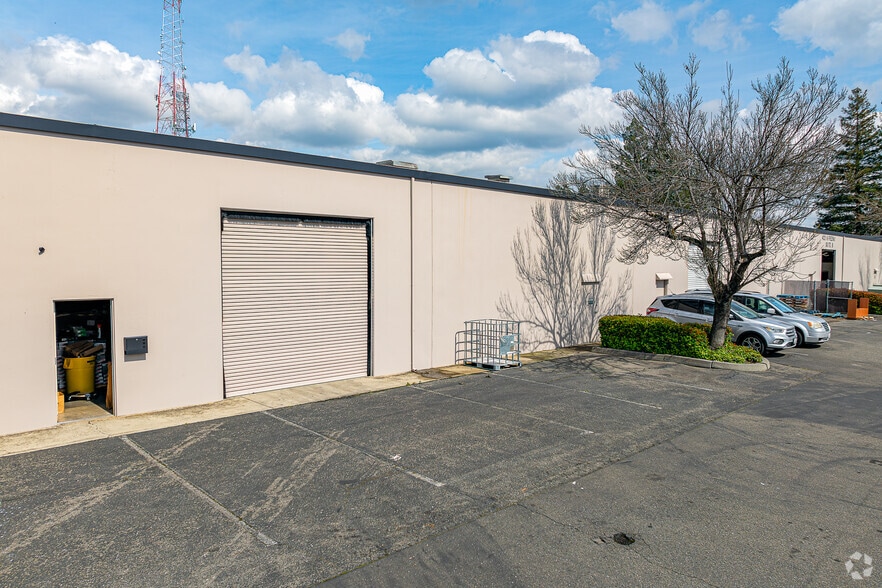 More Photos Of 4221 N Freeway Blvd, Sacramento Warehouse For Lease