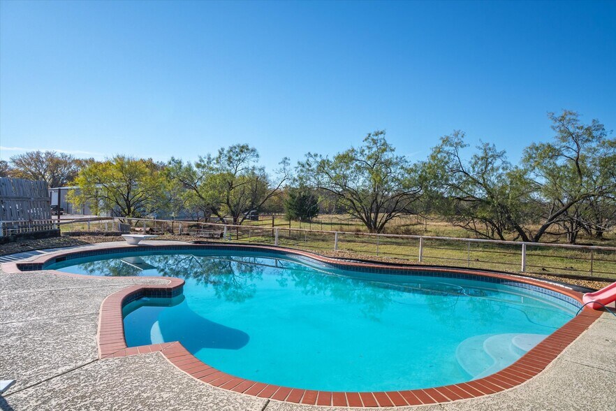 More Photos Of 28323 I-20, Wills Point Restaurant For Sale