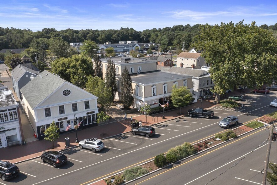 More Photos Of 724 Boston Post Rd, Madison General Retail For Lease