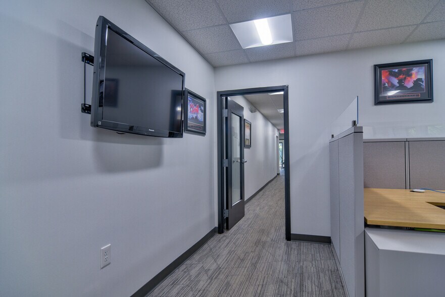 More Photos Of 12945 Seminole Blvd, Largo Office For Lease
