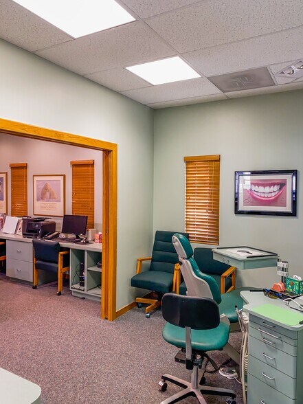 More Photos Of 10522 S Parker Rd, Parker Medical For Sale