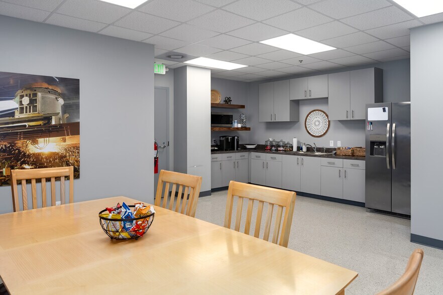 More Photos Of 3918 Montclair Rd, Birmingham Office For Sale