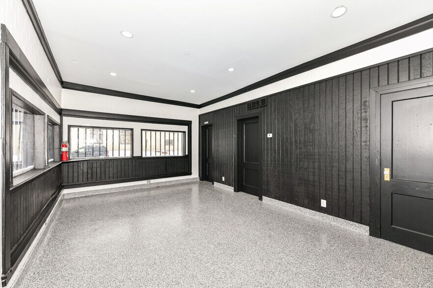 More Photos Of 4502 E Michigan St, Indianapolis Auto Repair For Sale