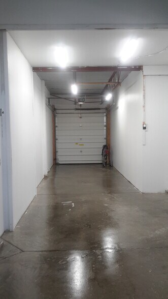 More Photos Of 854 Boyd Ave, Ottawa Warehouse For Lease