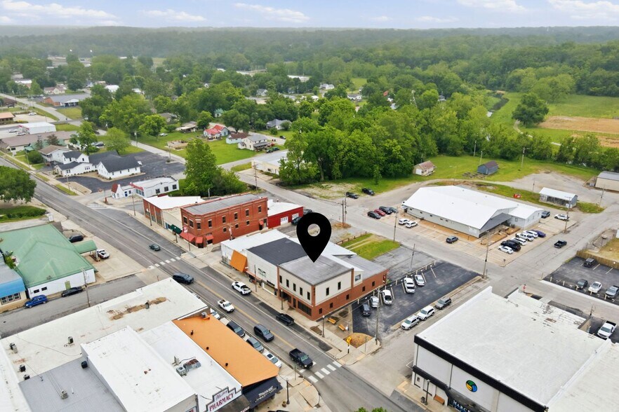 More Photos Of 805 Main St, Cassville General Retail For Sale