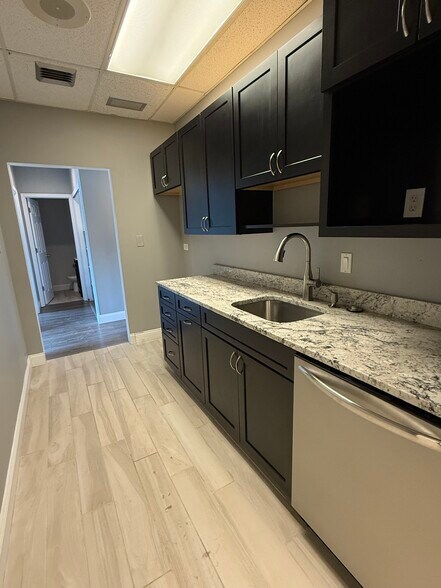 More Photos Of 24700 Center Ridge Rd, Westlake Medical For Sale