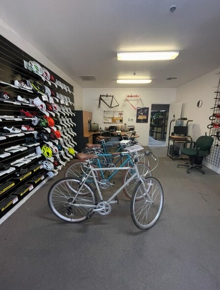 More Photos Of 3415 W Lake Mead Blvd, Las Vegas Warehouse For Sale