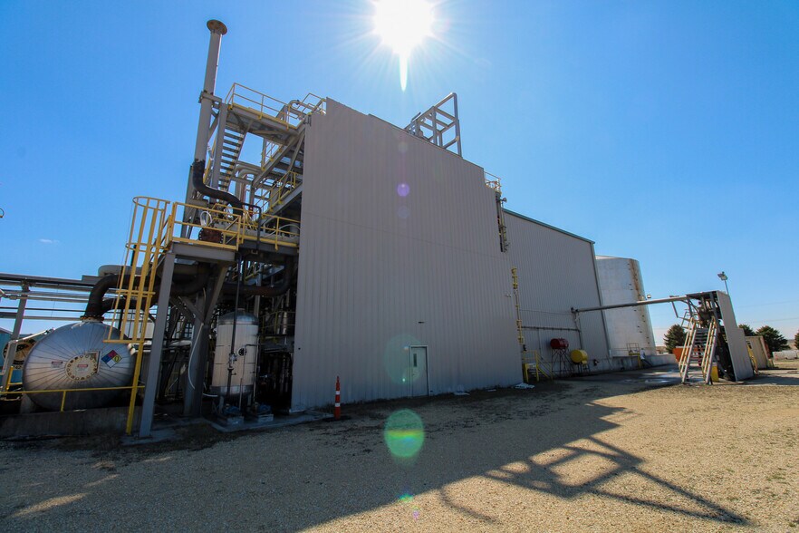 More Photos Of 5640 44th Ave S, Clinton Industrial For Sale
