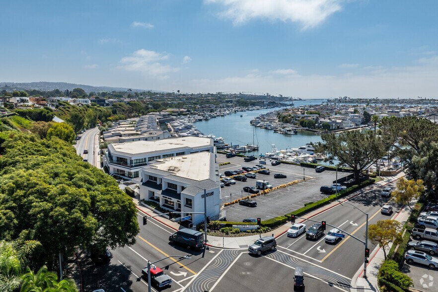 More Photos Of 1101 Bayside Dr, Corona Del Mar Medical For Lease