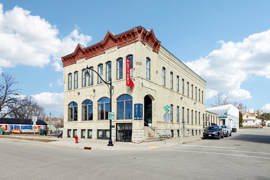More Photos Of 101 Church St, Lake Mills Loft Creative Space For Sale