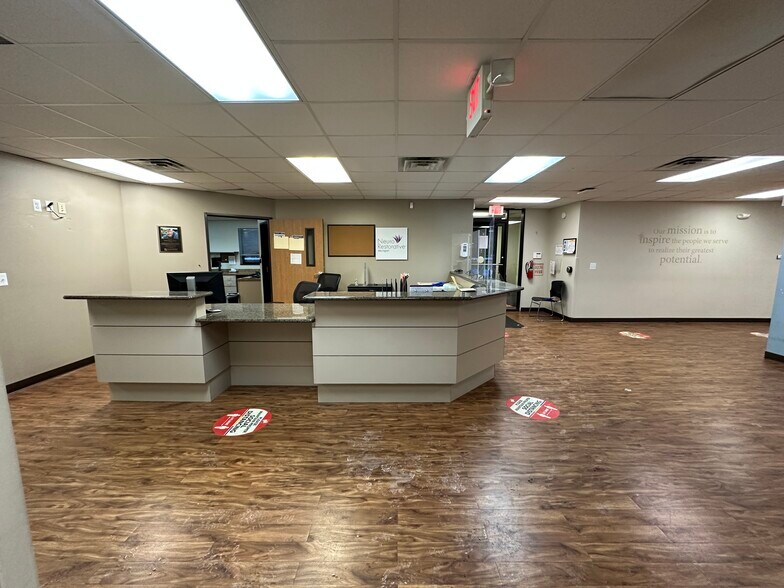 More Photos Of 28511 Orchard Lake Rd, Farmington Hills Medical For Lease