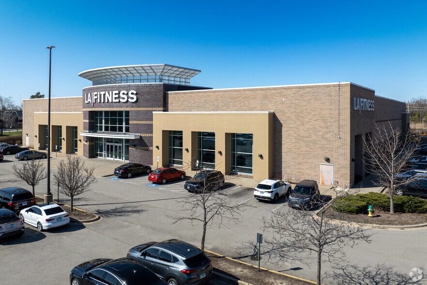 Primary Photo Of 452 Lakehurst Rd, Waukegan Health Club For Lease