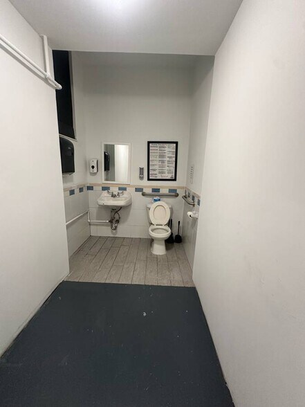 More Photos Of 354 Troutman St, Brooklyn Industrial For Sale