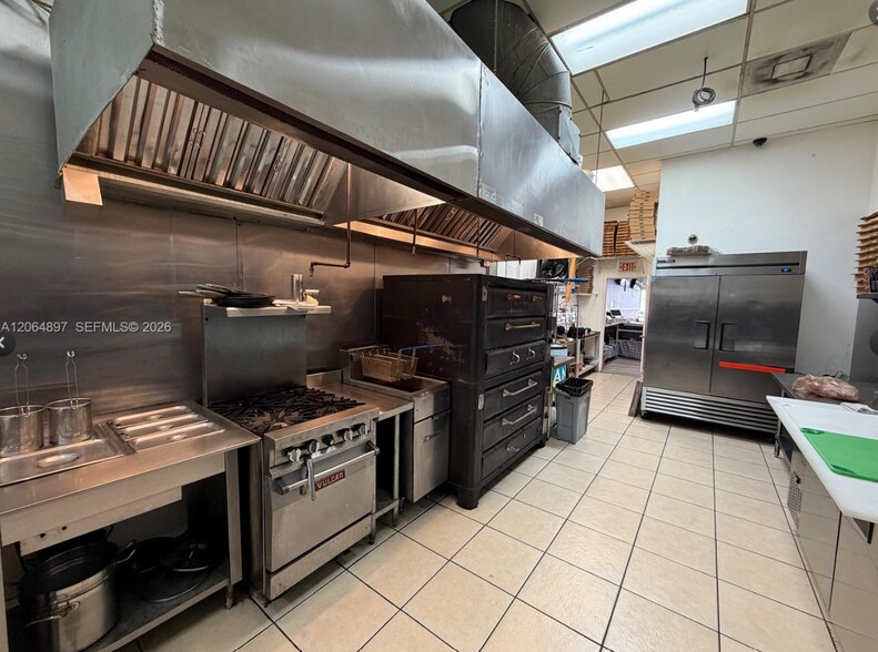 More Photos Of 10834-10880 SW 104th St, Miami General Retail For Lease