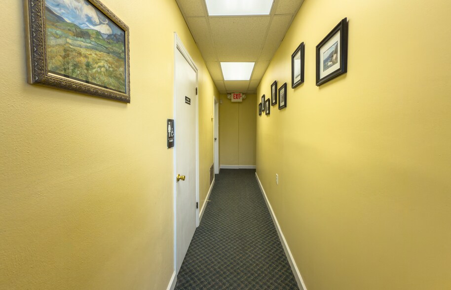 More Photos Of 4542 Blue Ridge Blvd, Blue Ridge Office For Sale