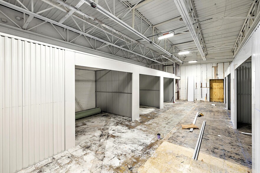 More Photos Of 3402 Richfield Rd, Flint Freestanding For Lease
