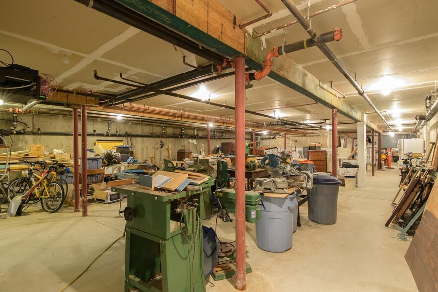 More Photos Of 156 Main St, Ludlow Office For Sale