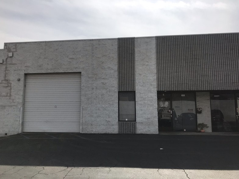 More Photos Of 8000 Wheatland Ave, Sun Valley Manufacturing For Lease