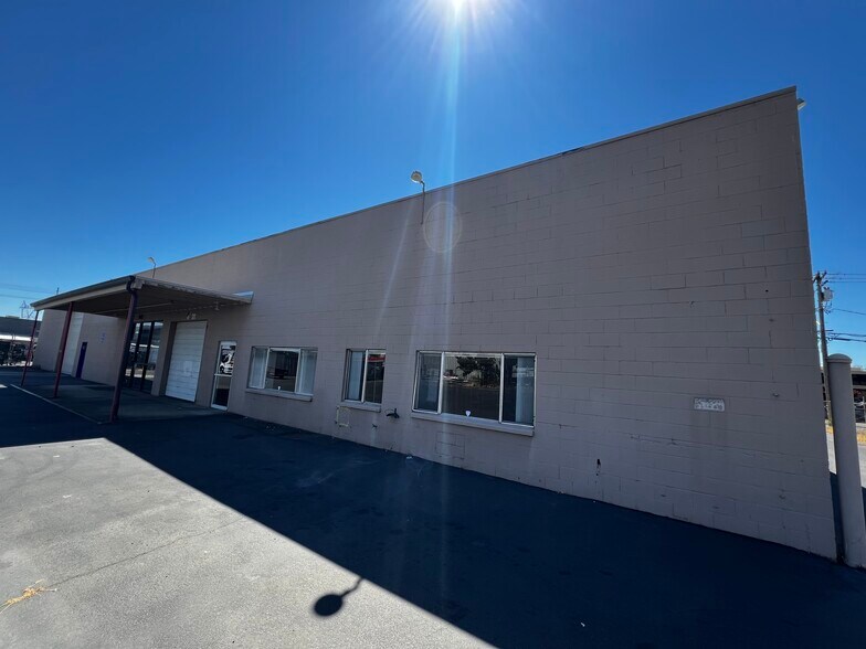 More Photos Of 860 Commerce St, Redding Warehouse For Lease