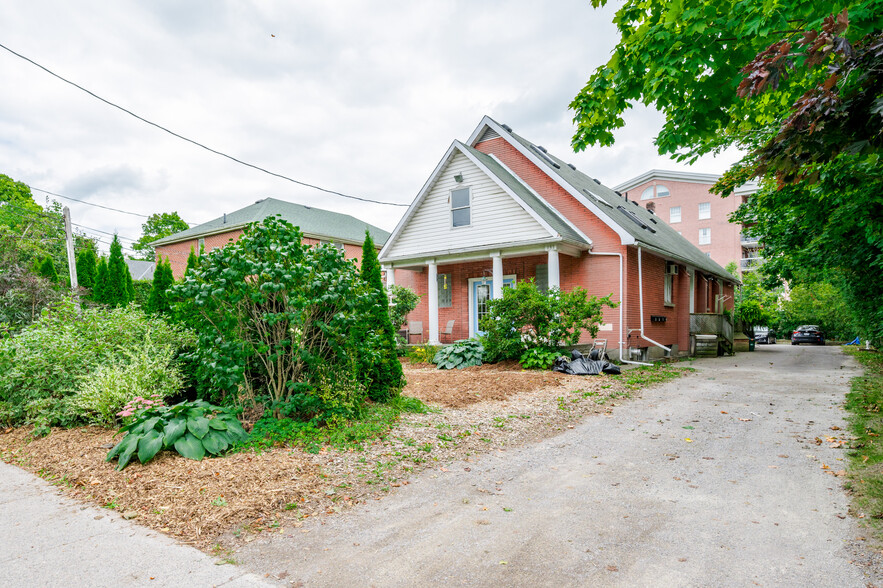 Primary Photo Of 131 King St E, Cobourg Apartments For Sale