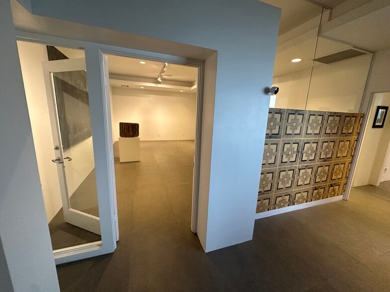 More Photos Of 2121 E Tahquitz Canyon Way, Palm Springs Loft Creative Space For Lease