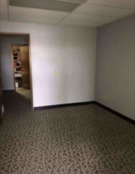 More Photos Of 1214 N Highway 81, Duncan Office For Lease