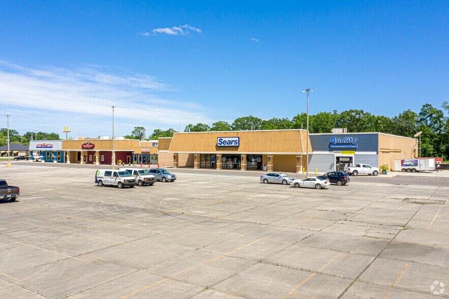 More Photos Of 12715 Highway 90, Luling Unknown For Lease