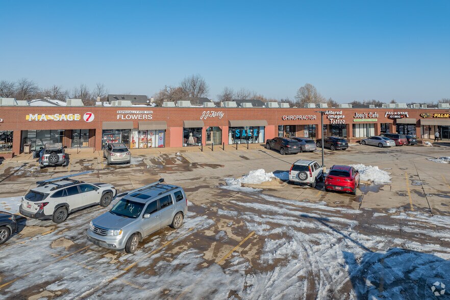 More Photos Of 12325 N May Ave, Oklahoma City General Retail For Lease