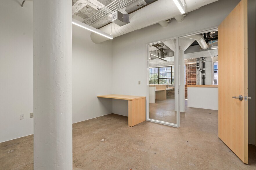 More Photos Of 1701 Commerce St, Houston Loft Creative Space For Lease
