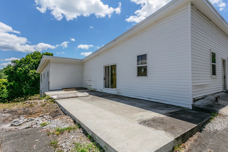 More Photos Of 13100 Bedford Rd NE, Cumberland Light Manufacturing For Lease