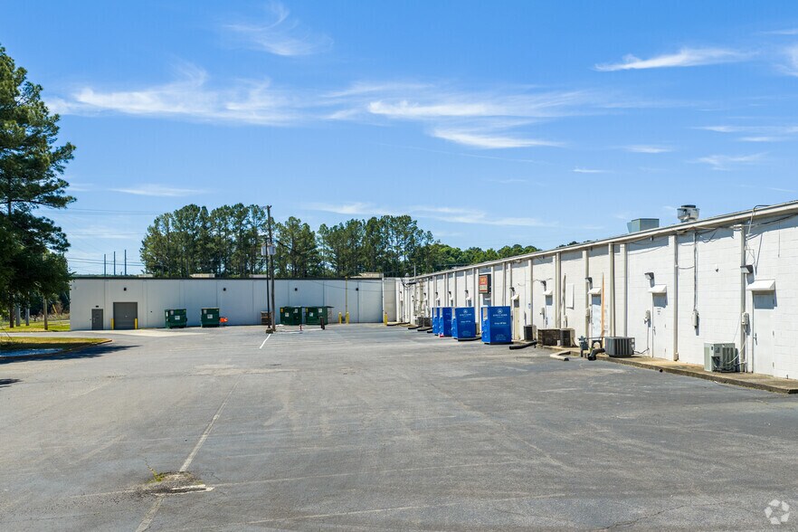 More Photos Of 1301-1395 W Fort Williams St, Sylacauga Supermarket For Sale
