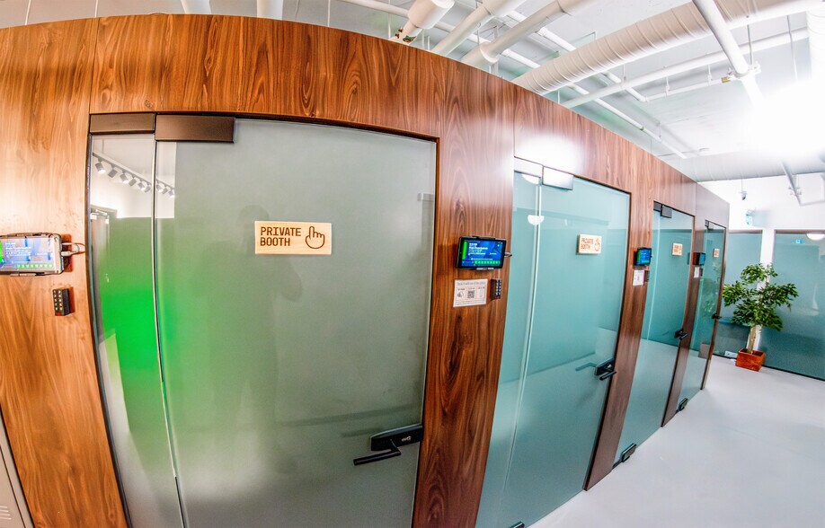 More Photos Of 252 W Esplanade, North Vancouver Coworking Space