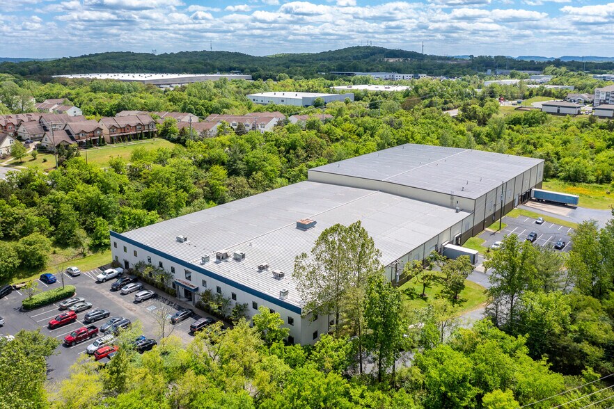 More Photos Of 5582-5584 Mount View Rd, Antioch Warehouse For Lease