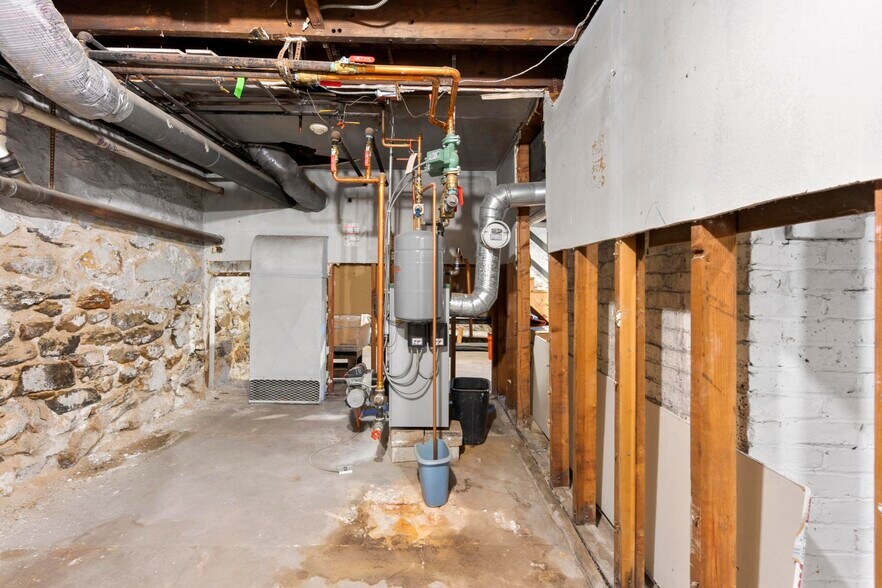 More Photos Of 158 East Ave, Norwalk Office For Lease