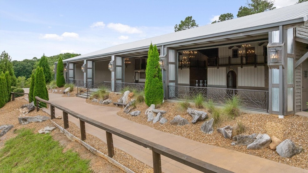 More Photos Of 1020 Thomas Rd, Benton Multifamily For Sale